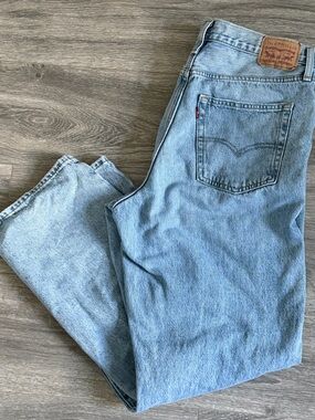 Levi's Women's Light Blue Straight Leg Jeans